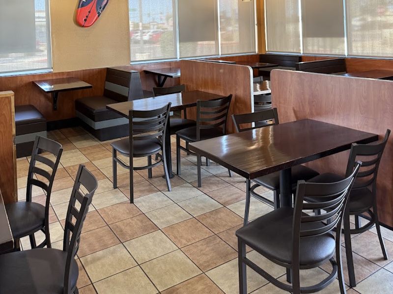 Kahu Hawaiian BBQ interior
