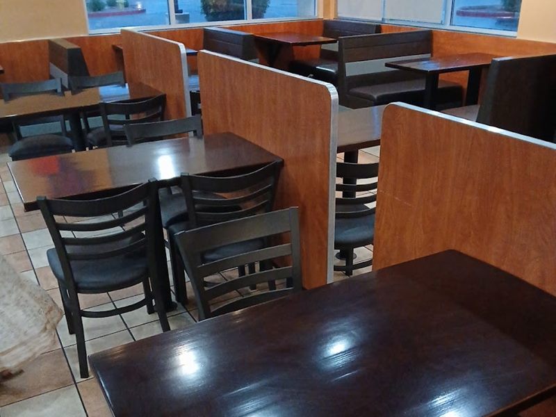 Kahu Hawaiian BBQ interior