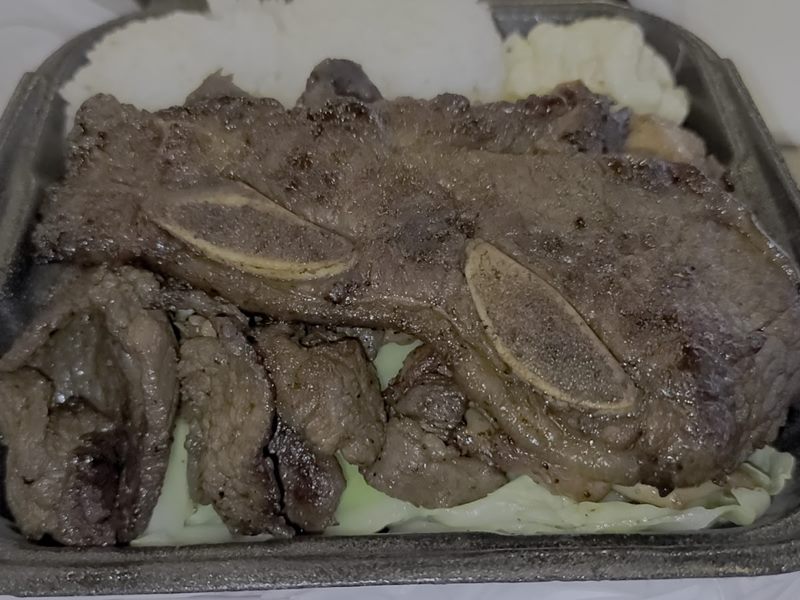 Kahu Hawaiian BBQ food